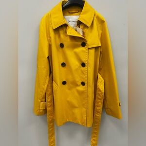 Coach Medium NWT solid short trench